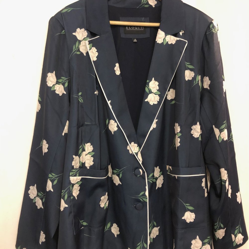 Eloquii Two Button Printed Jacket - Picture 3 of 6